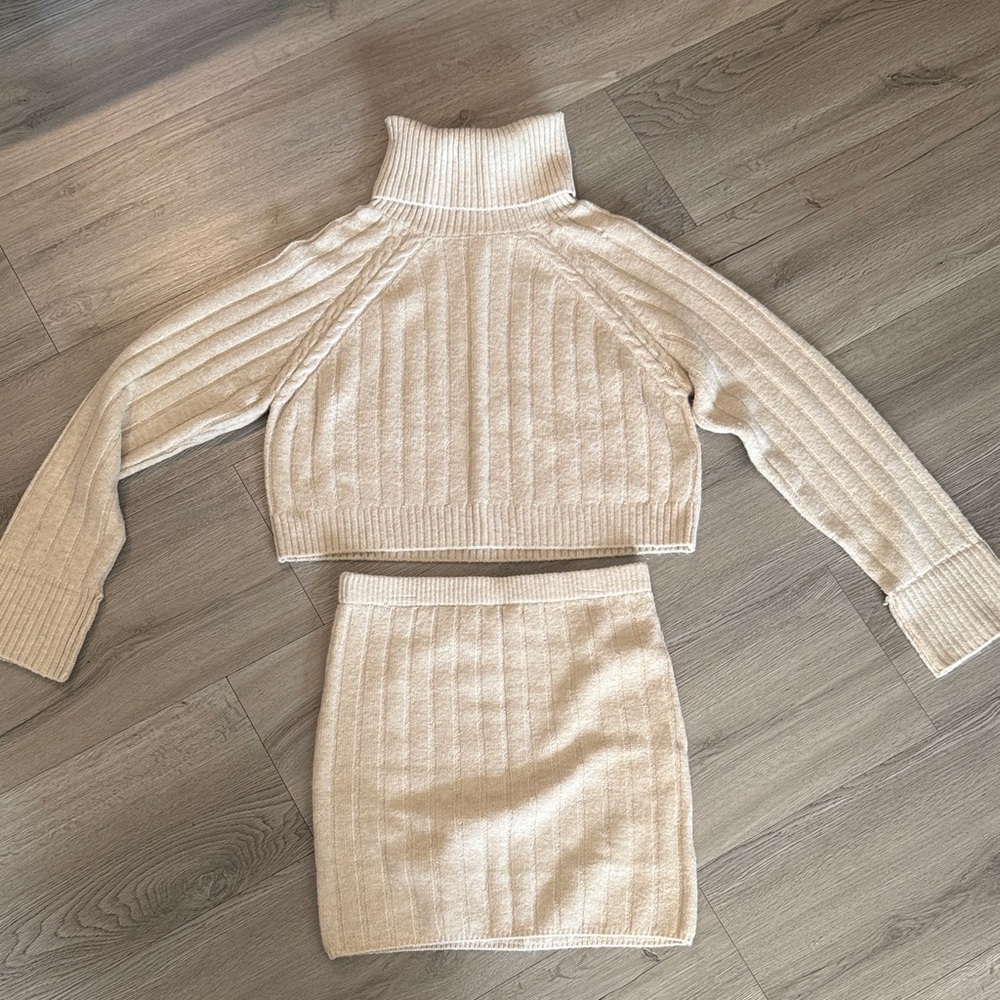 Chic Cream Ribbed Knit Skirt Set